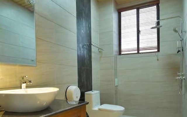 Baicaoyuan Theme Inn