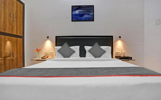 Oyo Townhouse 1082 Holidayy Inn