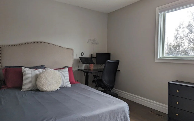 Mississauga Manor - Meadowvale