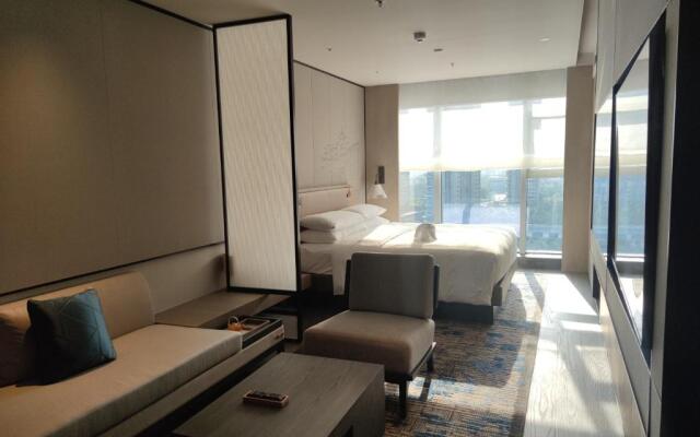 Courtyard by Marriott Luoyang