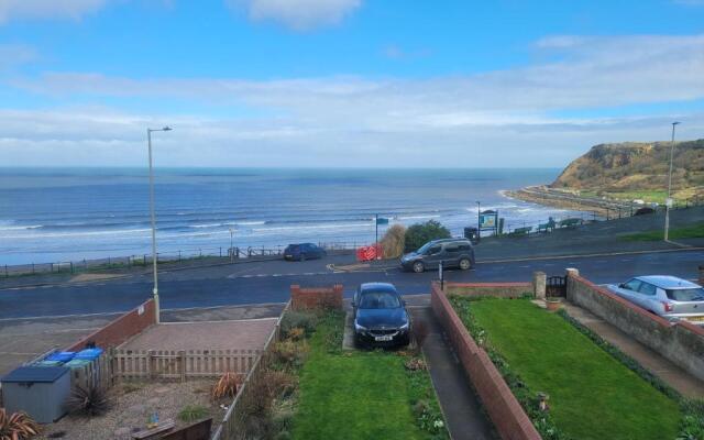 Sea View flat 4 fast WIFI & FREE parking