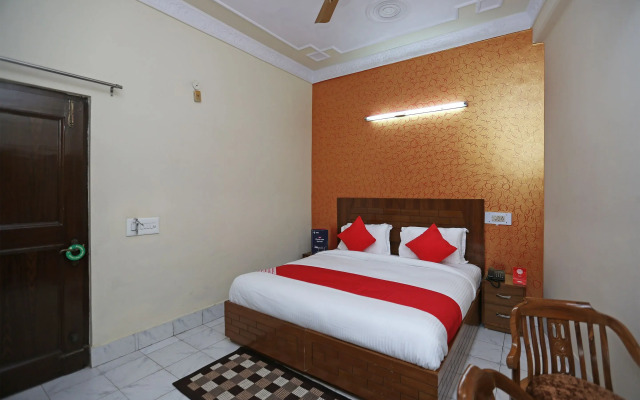 Oyo 16761 Rk Regency