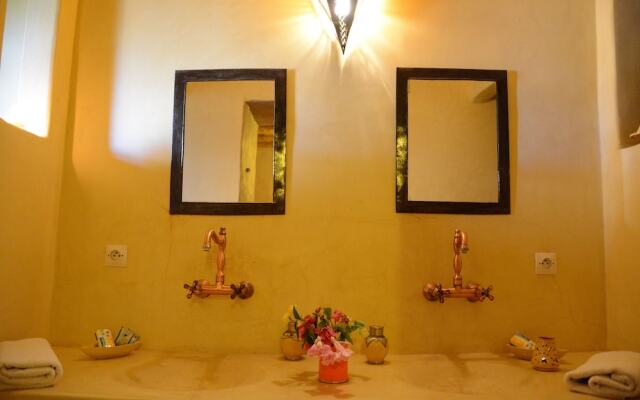 Riad Ain Khadra Khadra