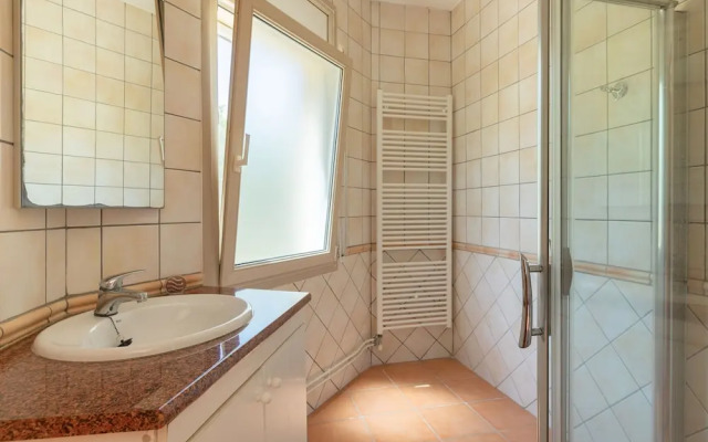 Delux Villa in Vilacolum With Swimming Pool