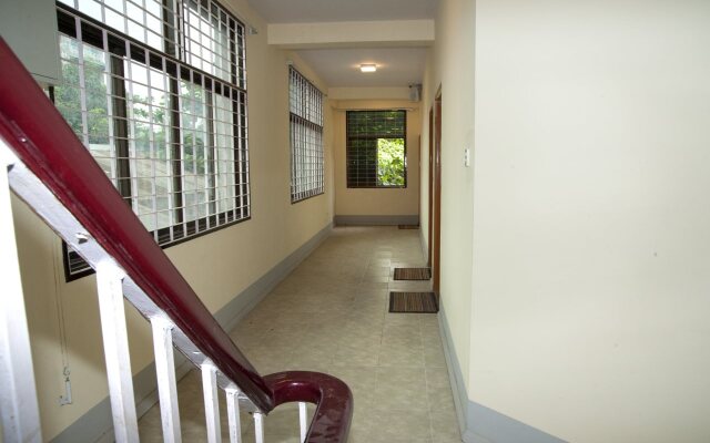 Royal Golden 81 Inn