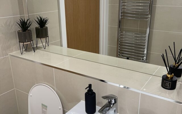 Spacious 2-bed Apartment in Whyteleafe