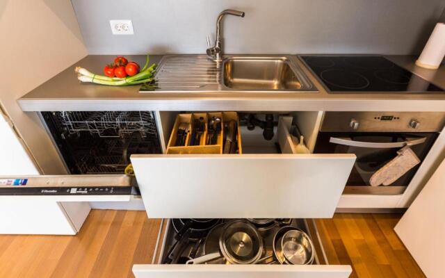 Hoplite 2BR apartment near centre