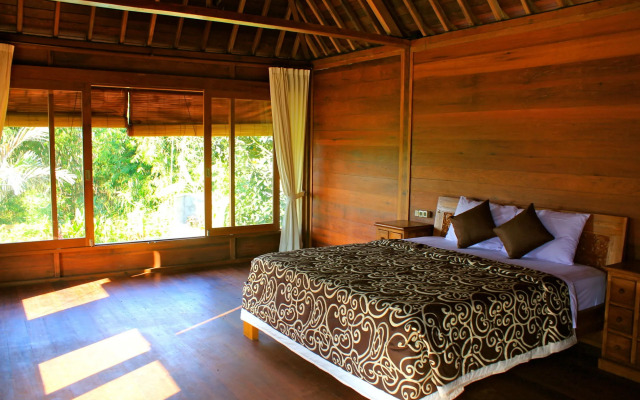 Sari Bamboo Villas