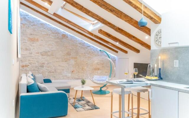 Fran Center Apartments (Square)