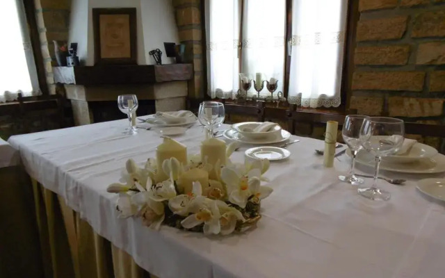 Logis Hotel La Casa De Juansabeli