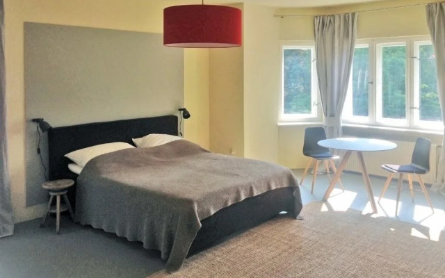 5 B&B – Bed and Breakfast