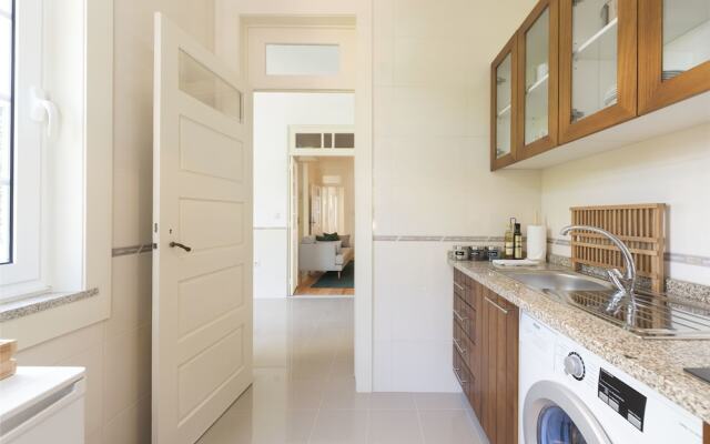 Tripas-Coração, Breiner Apartments