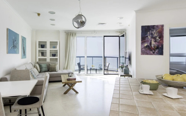 Luxurious 90sqm 2BR Beach Front