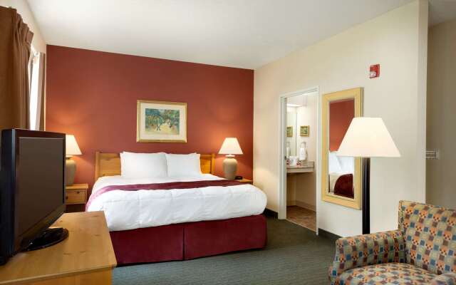 Baymont by Wyndham Wichita East