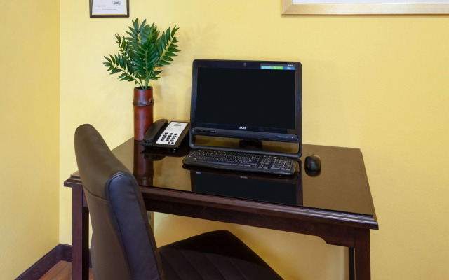 Days Inn & Suites by Wyndham Spokane Airport Airway Heights