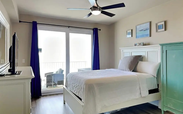 Laketown Wharf #1126