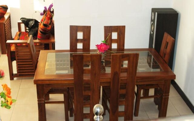 Riseans White Palace