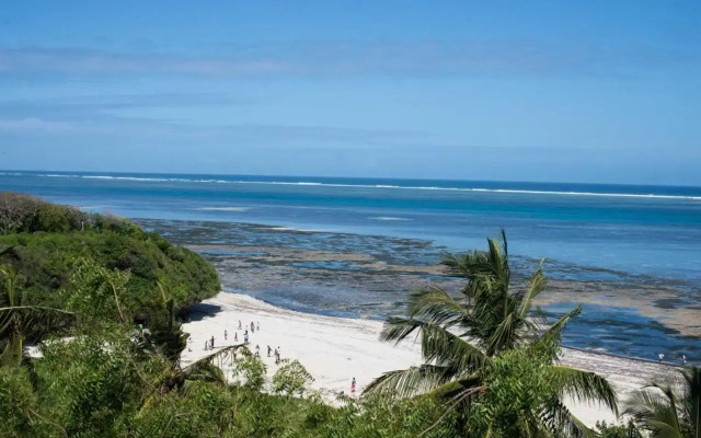 Modern Beachfront Studio Apartment B44