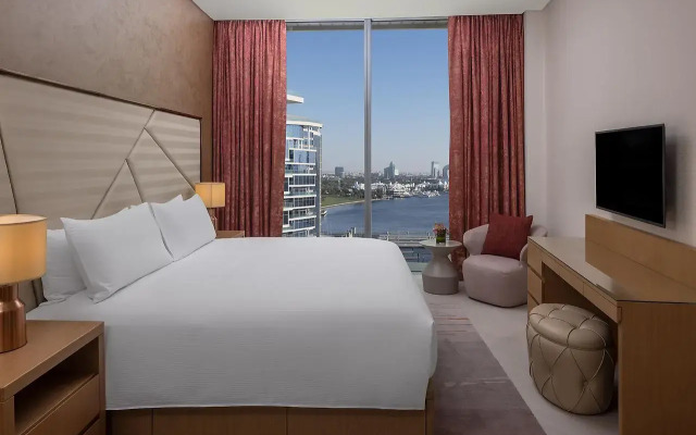 Hilton Dubai Creek Hotel & Residences