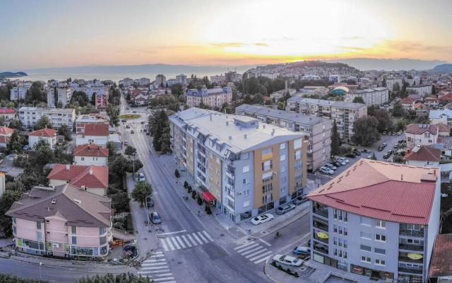 Stylish & Cozy Studio by Danailov Apartments