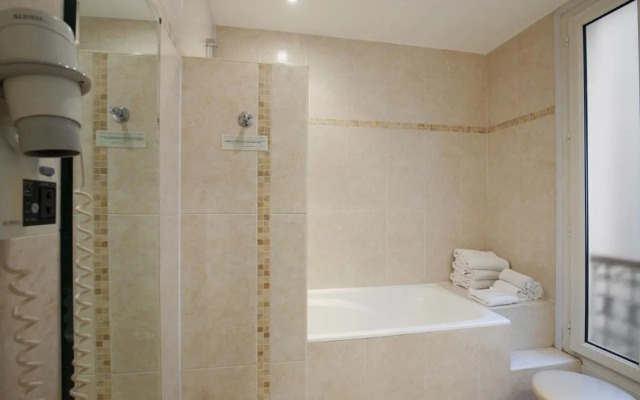 Hotel Romance Malesherbes by Patrick Hayat