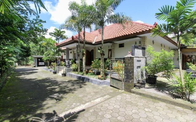 RedDoorz near Museum Gunung Merapi