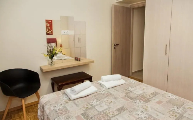 Restfull Fully Renovated Apartment in Thisio