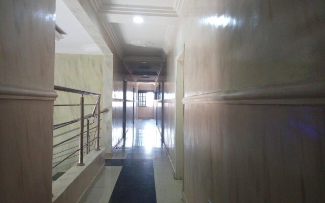 Unique Didis Royal Hotel & Suites