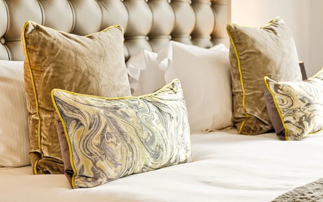 JOIVY Luxury George Street Apartments: Forth Suite