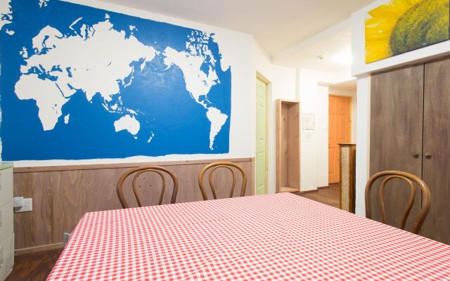 Guesthouse Waya - Hostel