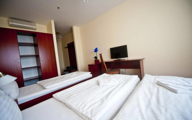 Canada Hotel