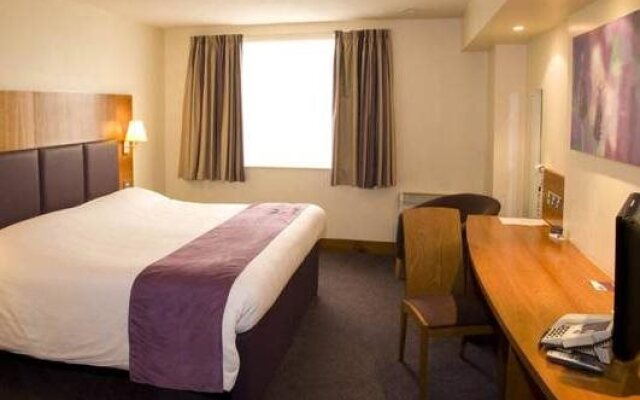 Premier Inn Cheltenham Central West/A40