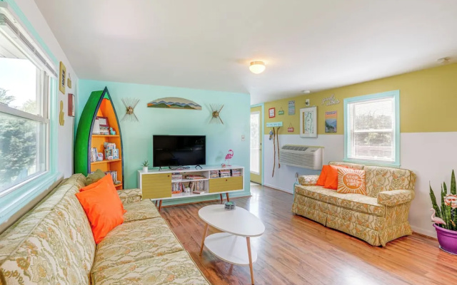 Waterfront Virginia Retreat w/ Canoe, Pets Welcome