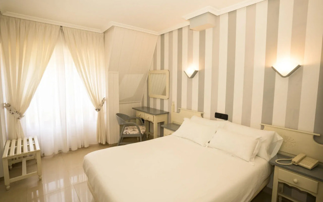 Hotel Pirámide