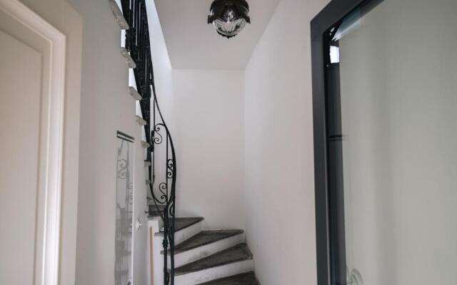 Luxury Apartment with a balcony lake Lago Maggiore