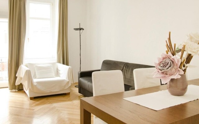 Apartment Five "OFFICIAL WEBSITE" by Booking Bolzano Srl