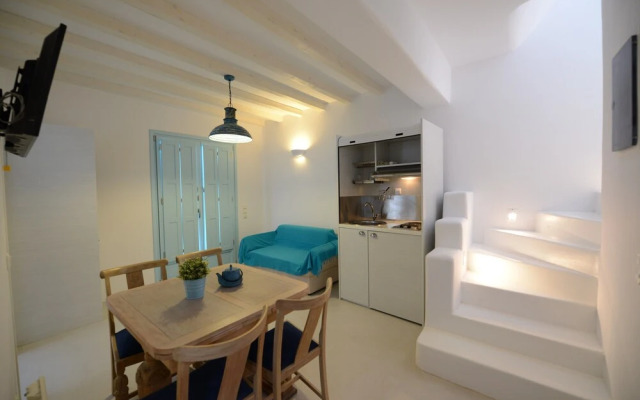 Nephiria's Villa Danelina next to Ornos&Psarou beach