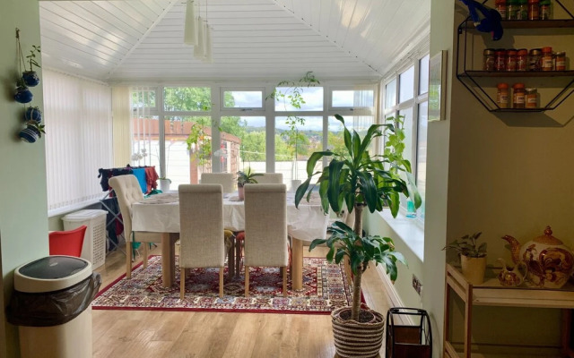 Lovely 2-bed House in Bramley With Field View