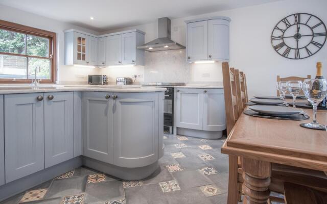 Pendeilo Villa - 5 Bedroom Holiday Home - Amroth