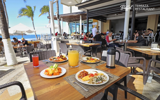 Oceano Palace Beach Resort