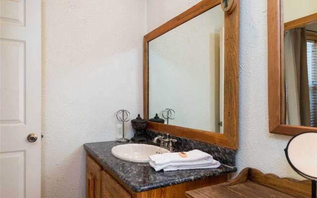 Casa McClaran - Five Bedroom Cabin