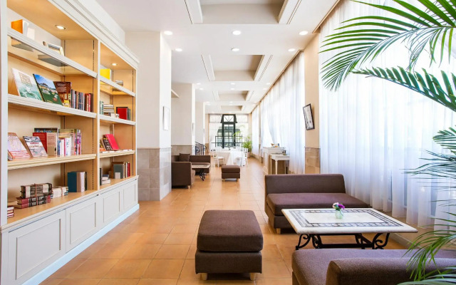 Luke Plaza Hotel