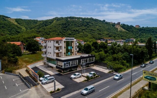 Hotel Odissey
