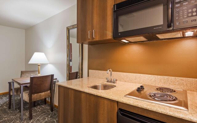 Best Western West Towne Suites