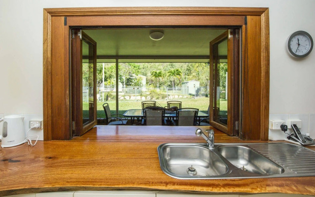 Magnetic Island Bed And Breakfast