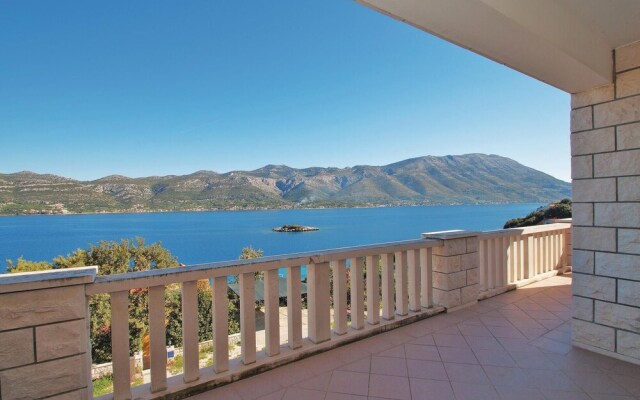 Beautiful Home in Korcula With Wifi and 4 Bedrooms