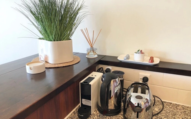 1BR Princes Wharf Seaview Apartment