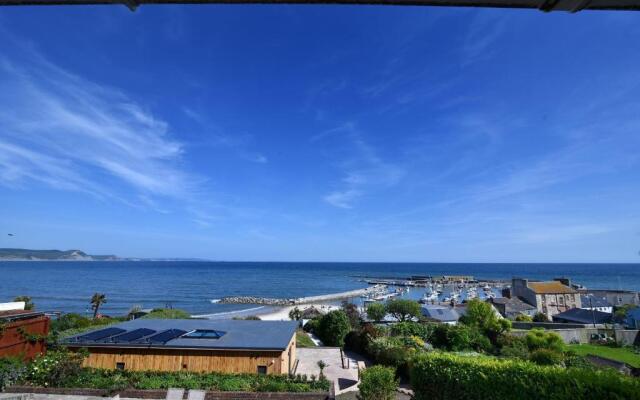 2 Harbour Heights
