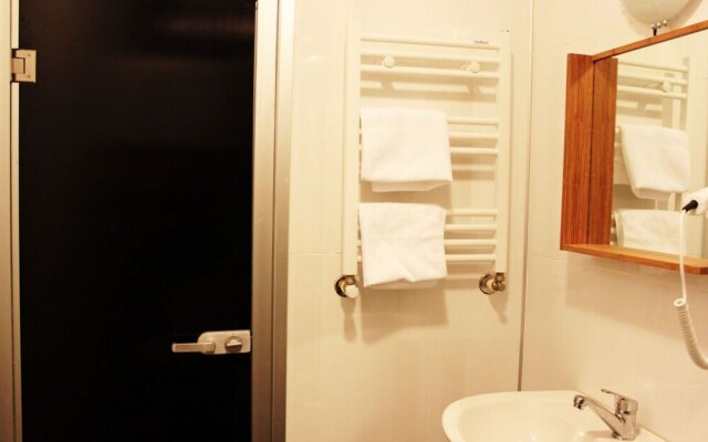 Maidos Hotel & Suites