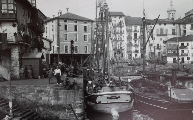 Torrontero con vistas al mar